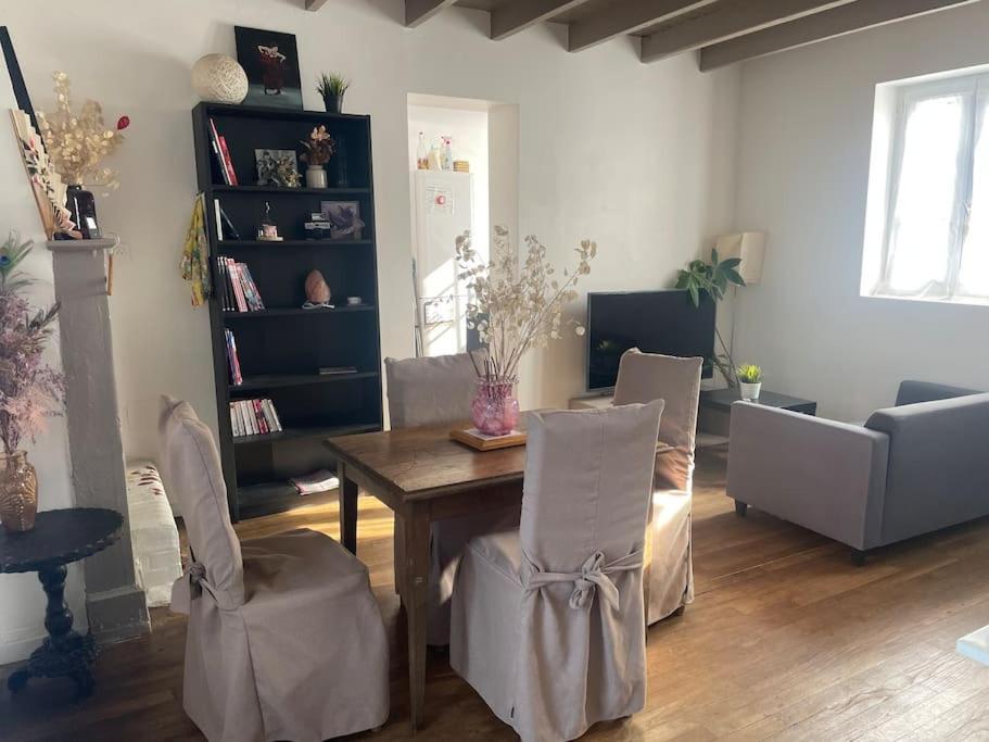 Charmante Maison, Coeur De Bourg Bazouges-la-Pérouse 外观 照片