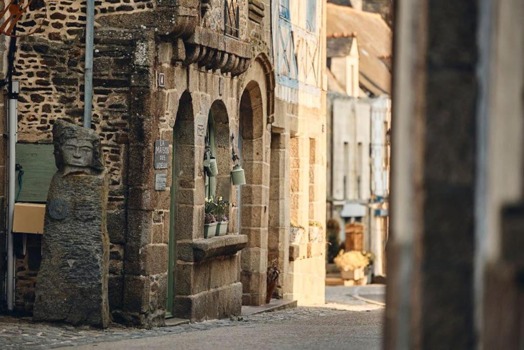 Charmante Maison, Coeur De Bourg Bazouges-la-Pérouse 外观 照片